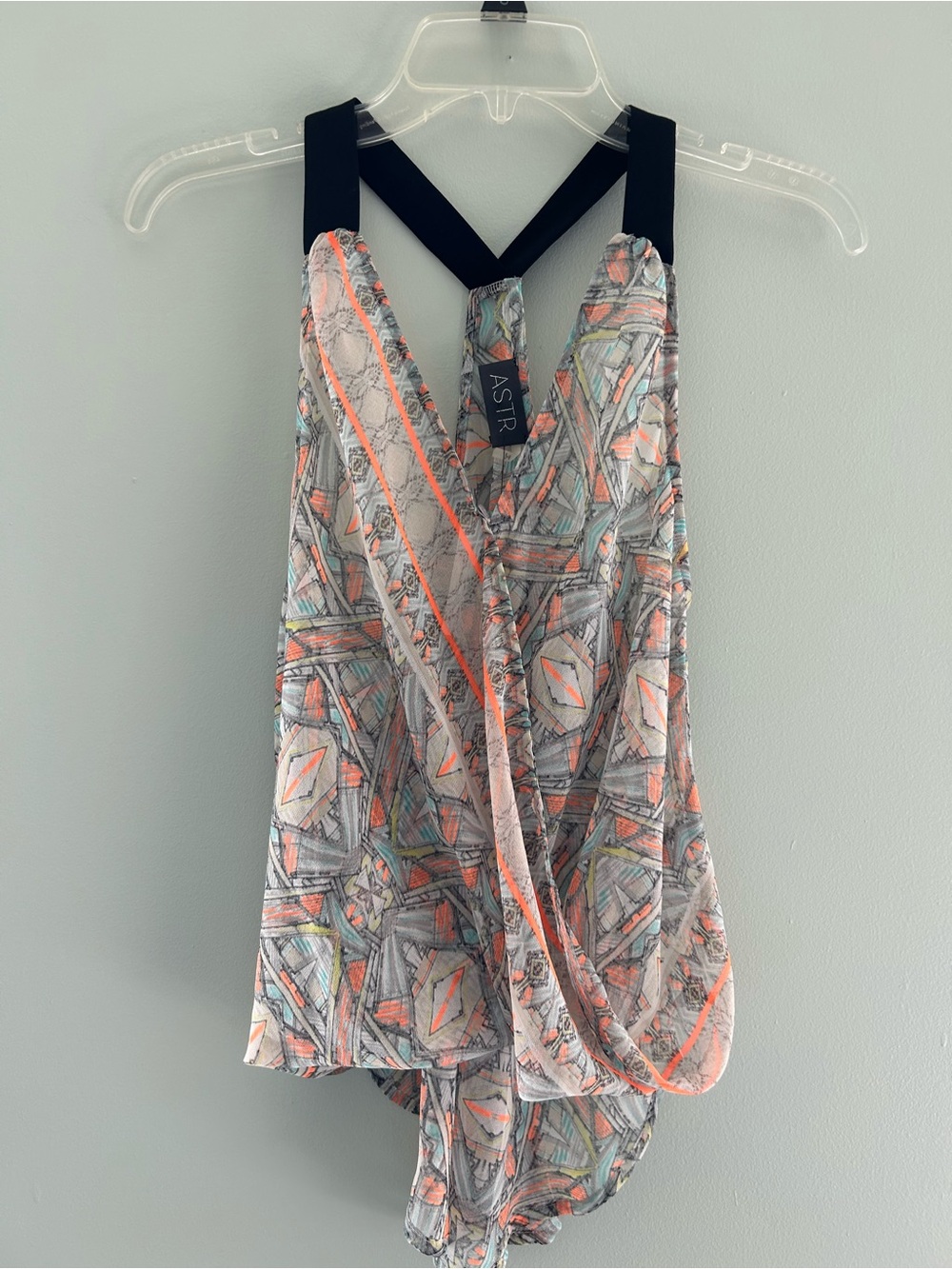 Astr Coral & Gray Geometric Crossback Camisole small